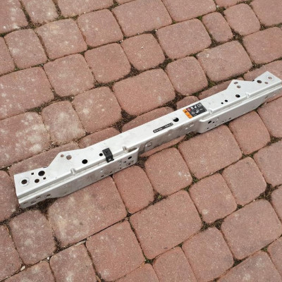 Belka przód przednia Z176 Opel Astra J V