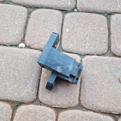 Uchwyt chłodnicy Renault Megane IV 625227580R