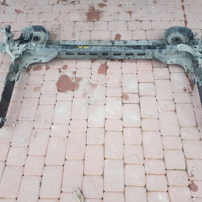 Belka tył tylna oś VIVARO TRAFIC PRIMASTAR 2016r