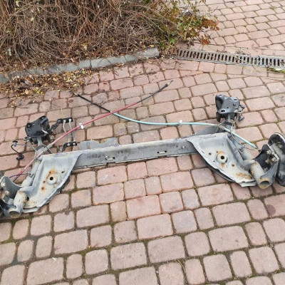 Belka tył tylna zawieszenie bębny Renault Captur