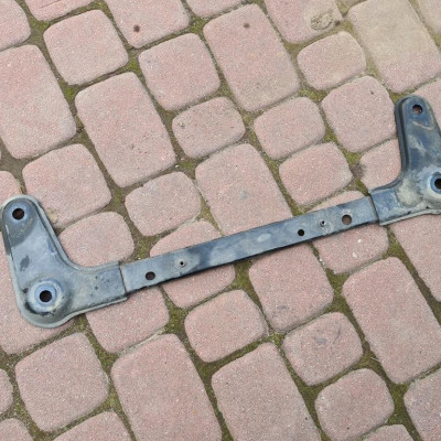 Belka wspornik sanek chłodnic Renault Clio IV