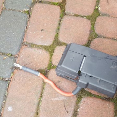 Bezpiecznik klema plusowa Opel Astra J 13358922