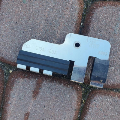 Bezpieczniki bezpiecznik Opel Astra K V 1681819C