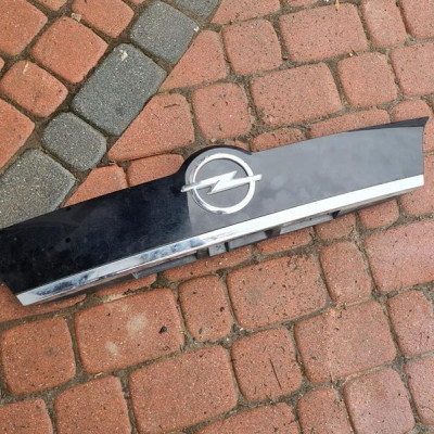 Blenda tylnej klapy kamera Opel Meriva B 13400968