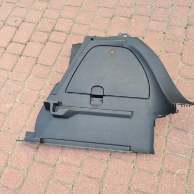 Boczek bagażnika tył Opel Corsa E 13307842