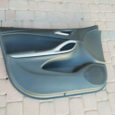 Boczek drzwi przód Europa welur Astra K V 4017