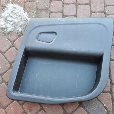 Boczek osłona drzwi Opel Combo D 735480250