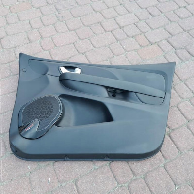 Boczek przód przedni Europa Renault Clio IV