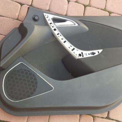 Boczek tapicerka przód przedni Astra J