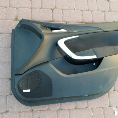 Boczek welurowy drzwi Opel Insignia FL BOSE 4012