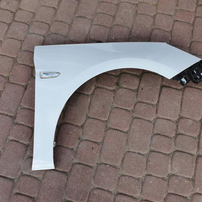 Błotnik przód prawy Opel Astra K Z40r 40r IGŁA