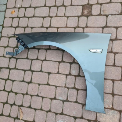 Błotnik przód przedni IGŁA z10a Opel Insignia B