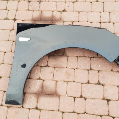 Błotnik przód przedni P IGŁA Opel Zafira C Z22X