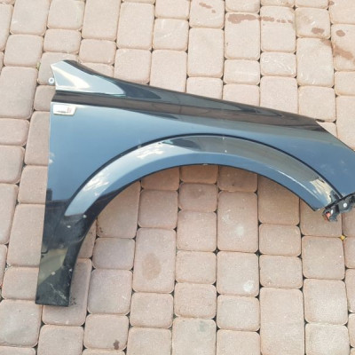 Błotnik przód przedni prawy Opel Astra III H 3