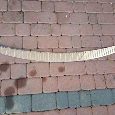 Chrom zderzaka tył kombi Opel Insignia 551004542