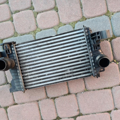 Chłodnica intercooler Opel Meriva B 13283253