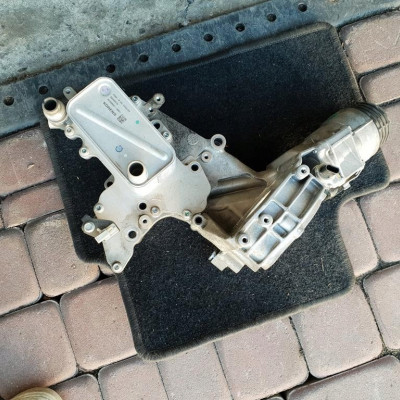 Chłodnica oleju Opel Insignia 55495019