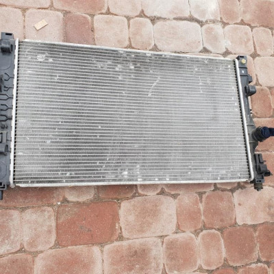 Chłodnica wody Opel Astra J IV 4 13267662