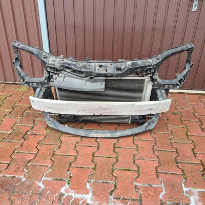 Chłodnice pas przedni wzmocnienie 1.3 Opel Corsa D