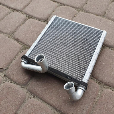 Chłodniczka wody VW Passat B8 5Q0819031A