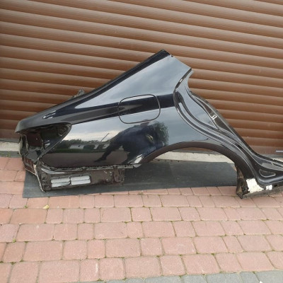 Cwiartka błotnik sedan bok Mercedes W218 CLS