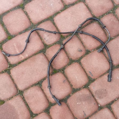 Czujnik ABS przód 14r VIVARO TRAFIC PRIMASTAR