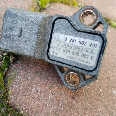 CZUJNIK CIŚNIENIA AUDI A3 0281002401
