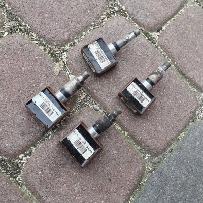 Czujnik cisnienia koła TPMS Opel Insignia 13327259