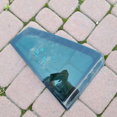 Szyba tył tylna kombi boczna Opel INSIGNIA 2010ra