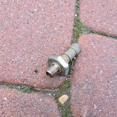 Czujnik ciśnienia oleju Opel Astra J IV 55581588