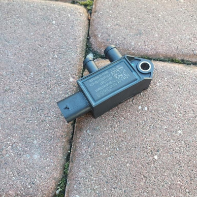 Czujnik ciśnienia spalin Opel Astra K V 55500458