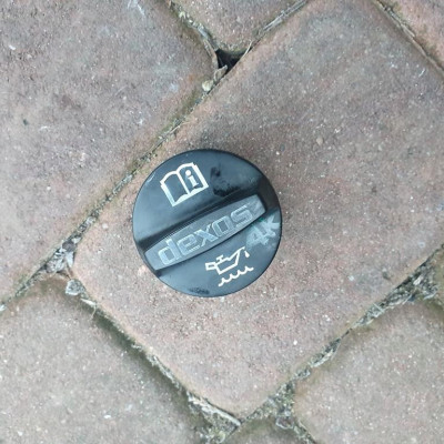 Korek wlewu oleju zakrętka 1.6D Opel Astra K V