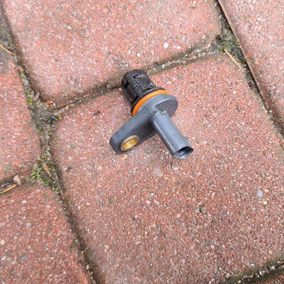 Czujnik położenia wałka Opel Corsa E 55565709