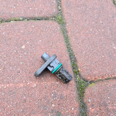 Czujnik położenia wału Opel Astra J IV 55562744