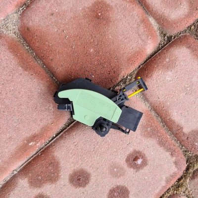 Czujnik sprzęgła hamulca Opel Combo D 54988B011