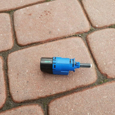 Czujnik sprzęgła Trafic III Vivaro B 253256730R