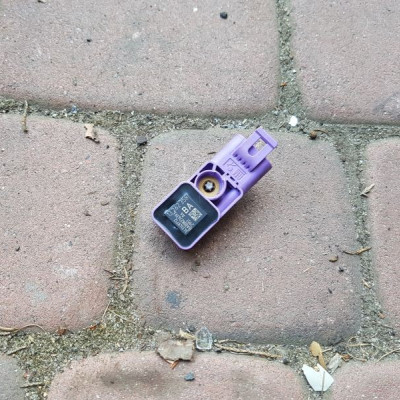 Czujnik uderzenia Opel Corsa D 13262358 BA