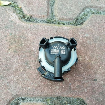 Czujnik uderzenia uderzeniowy Passat B8 3Q0959354A