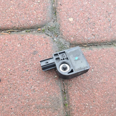 Czujnik uderzeniowy airbag Opel Mokka 13578678