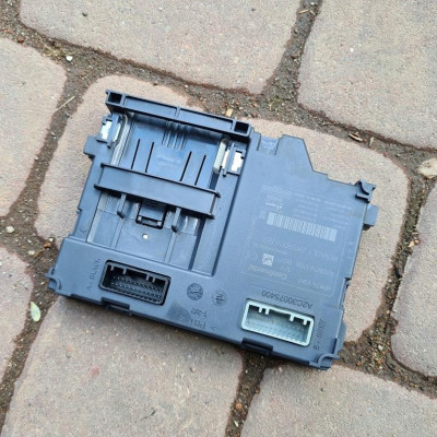 Czytnik kart gniazdo Renault Clio IV 285900636R