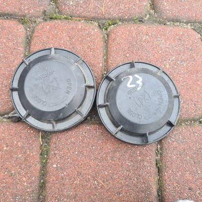 Dekielek lampy przedniej zamykanie Opel Mokka