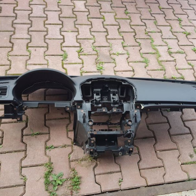 Deska konsola poduszki napinacze Opel Insignia FL