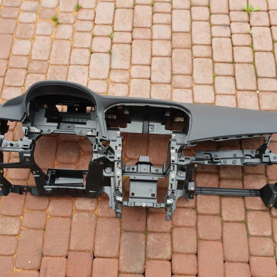 Deska konsola poduszki napinacze Opel Zafira C FL