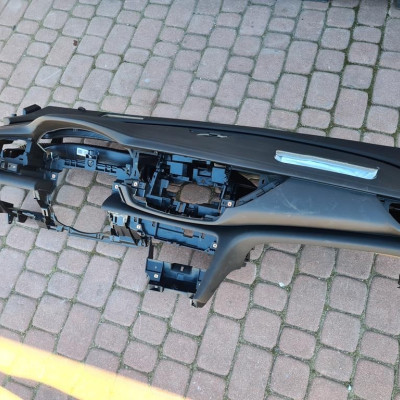 Deska rozdzielcza wystrzelona Opel Insignia B