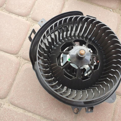 Dmuchawa nawiewu nadmuch VW Passat B8 UK