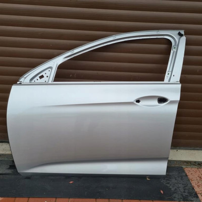 Drzwi przód przednie IGŁA z176 Opel Insignia B