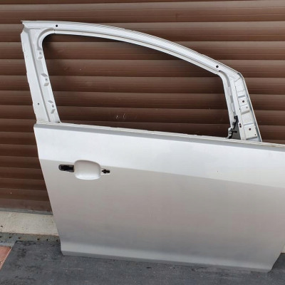 Drzwi przód przednie Opel Astra J IV Z176 igła