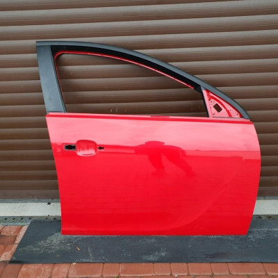 Drzwi przód przednie Opel Insignia igły Z50b