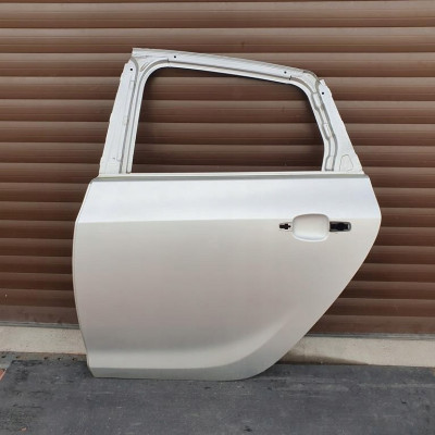 Drzwi tył tylne gołe Opel Astra J IV Z176 igła HB