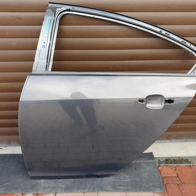 Drzwi tył tylne hb sedan Opel Insignia igły Z190